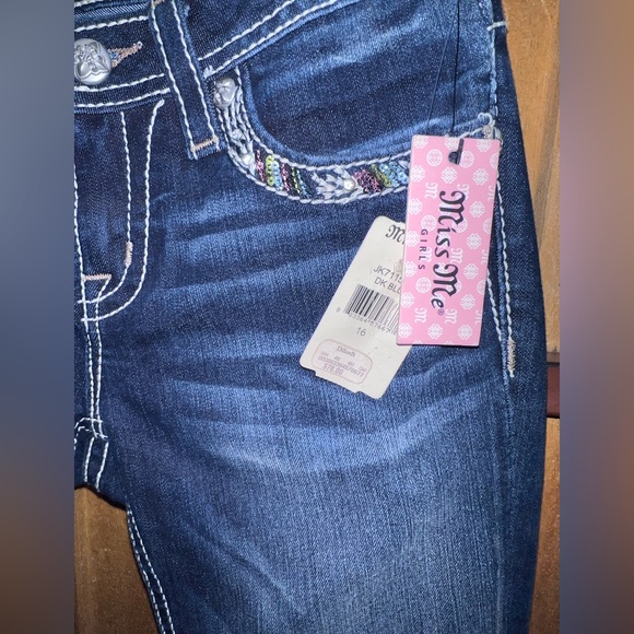 🌟New Girls Size:16 Miss Me Capri Jean🌟 - Picture 2 of 6